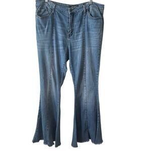 Judy Blue Women's Medium Wash Super Flare Fit Jeans in Size 15/32